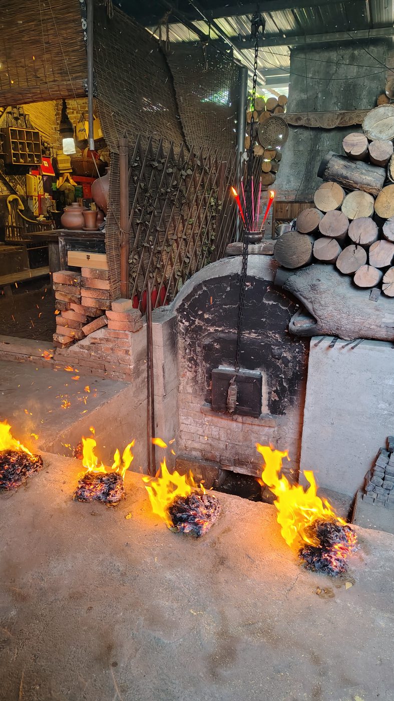 Fire ceremony at the opening of the wood-fired kiln in Rongchang, 14 August